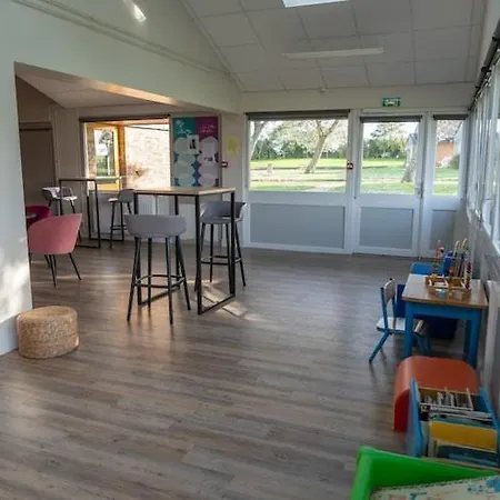 Res Normandie Les Roses For 4 People Veules-les-Roses
