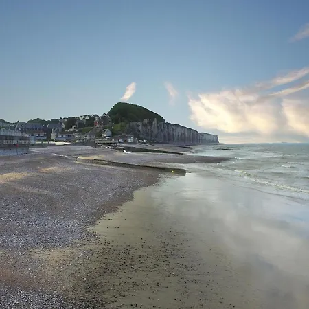 Res Normandie Les Roses For 4 People Veules-les-Roses